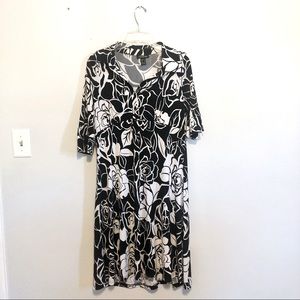 Black and white floral pattern collared dress